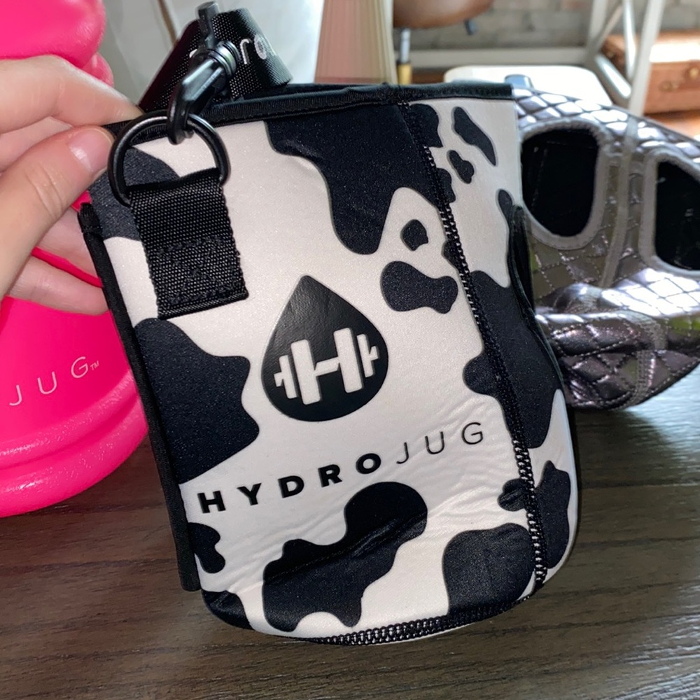 Hydrojug sleeve